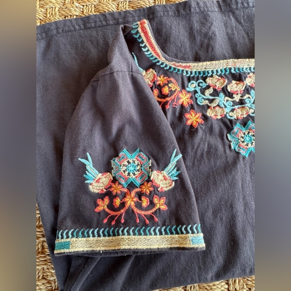 All About Her Embroidered Black Floral Women's Top size small - Picture 9 of 11